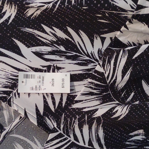 Avenue Tropical Floral print Romper Black/White - Picture 2 of 3